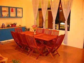Jesselton Cabin Kota Kinabalu Exterior photo